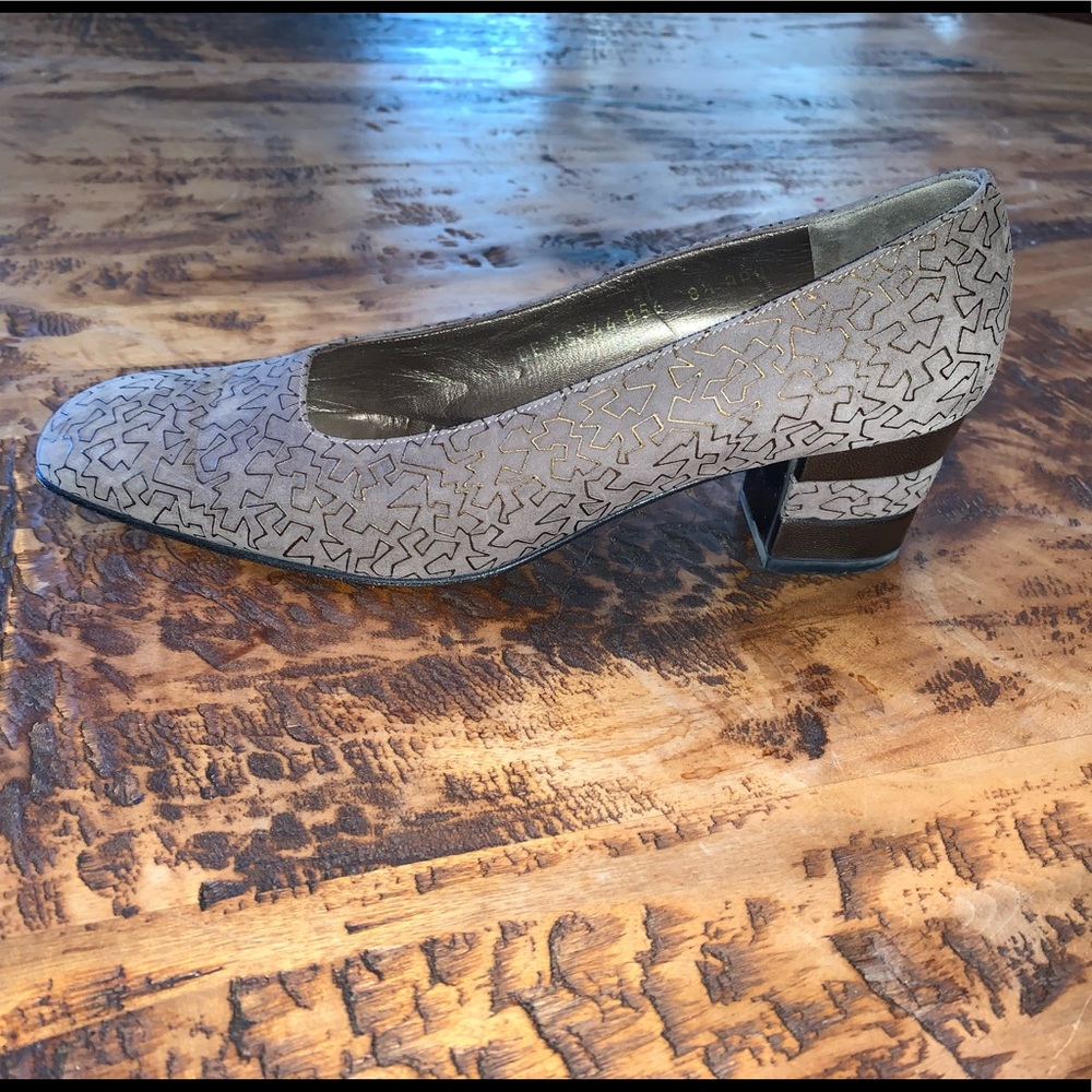 Ferragamo pumps - suede with metallic design detail